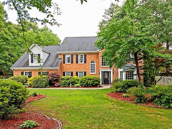 2nd image of 2376 Westport Cir SW
