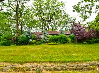 5423 Pinehill Dr, Mentor On The Lake, OH 44060