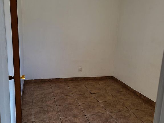 3rd image of 21747 Vallejo St