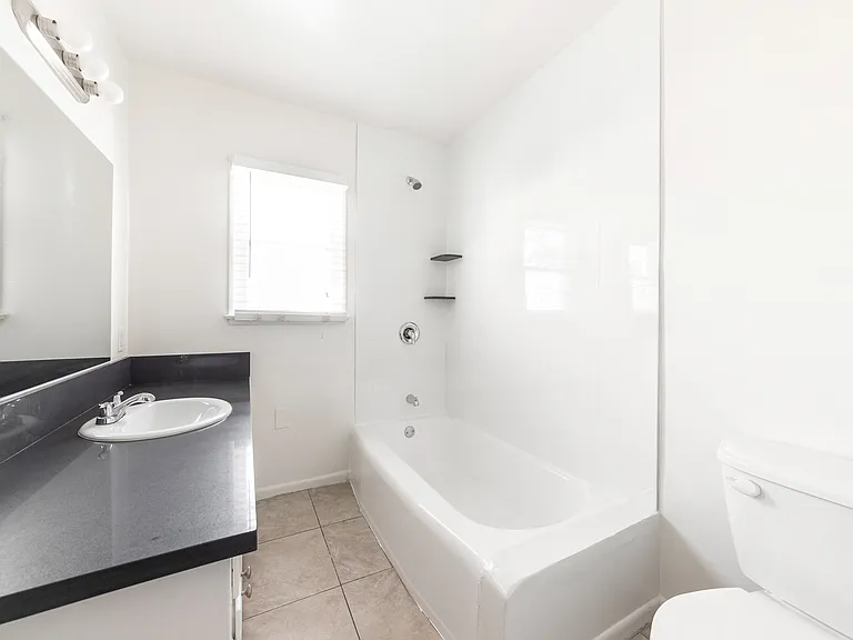 12309 Oxnard St #3 — Photo 15