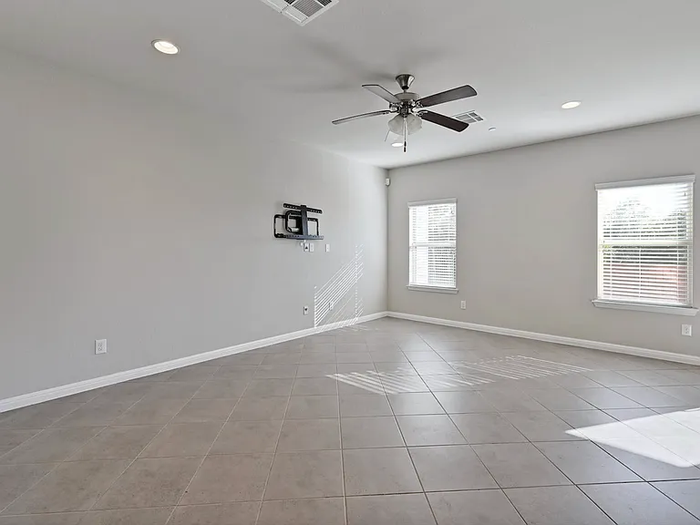 1302 Catalan Rd — Photo 9