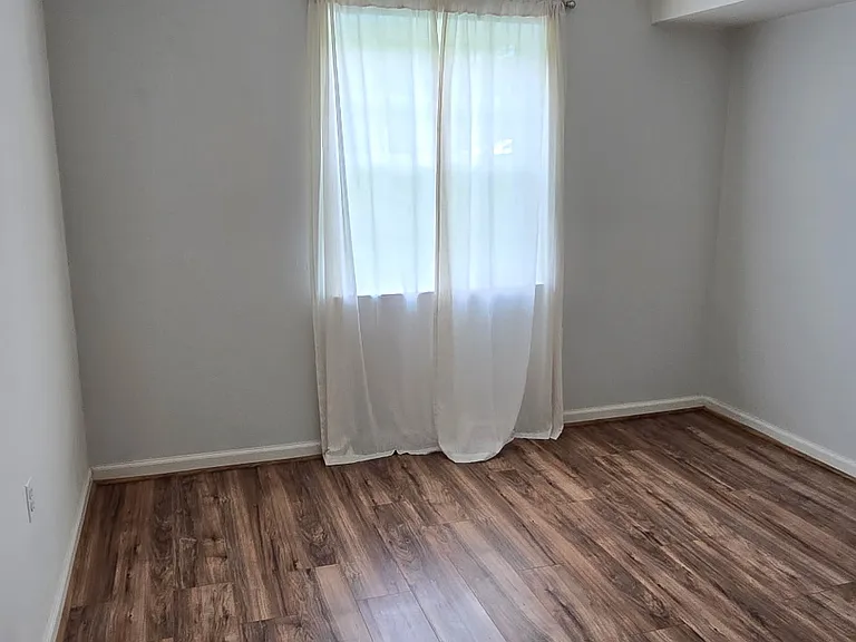 8503 Falls Run Rd #B — Photo 5