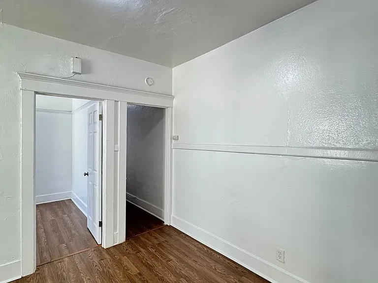 Vernon Ave - 458 — Photo 30