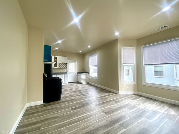 5th image of 3428 19th St