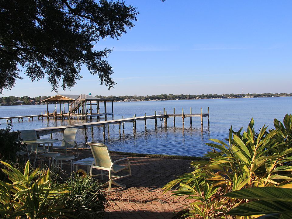 1st image of 307 Yacht Club Dr