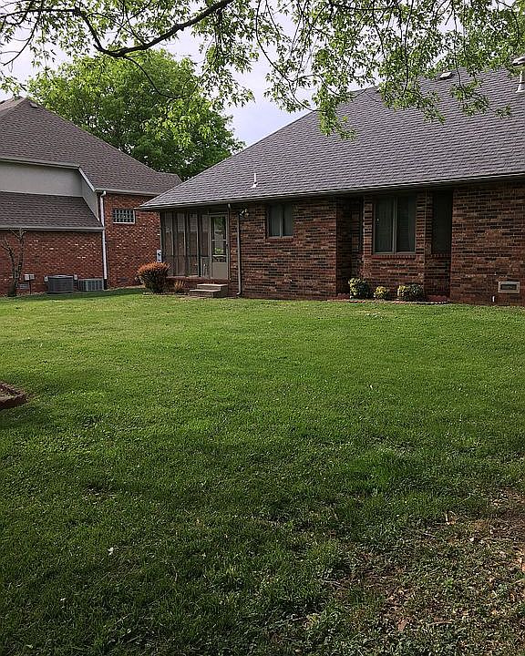 2nd image of 1204 W Cardinal St