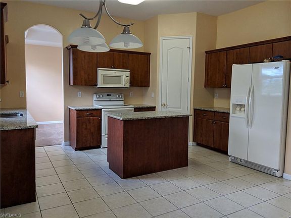 5th image of 2667 Amber Lake Dr