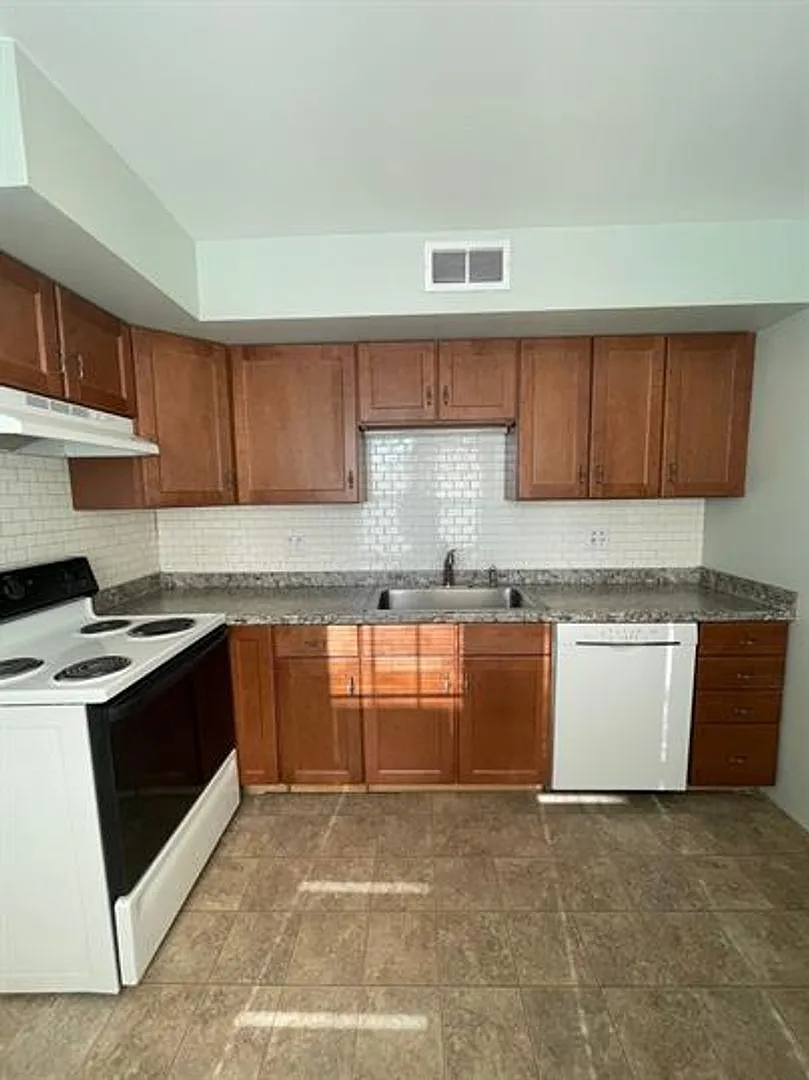 39-47 Brown Street — Photo 4
