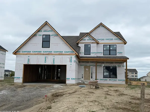 1422 Thomas Ln, Waterville, OH 43566