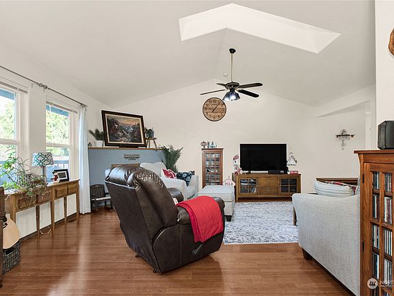 5th image of 2019 Marion Street NE