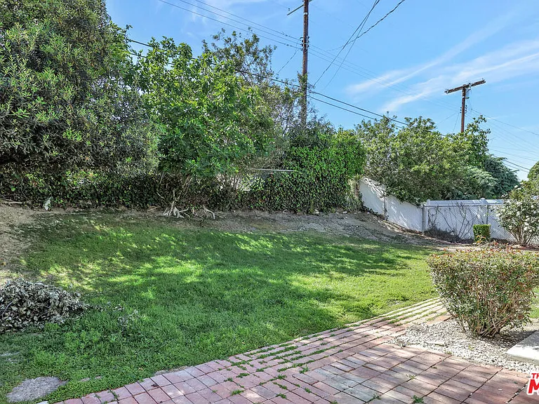 6421 Franrivers Ave — Photo 40
