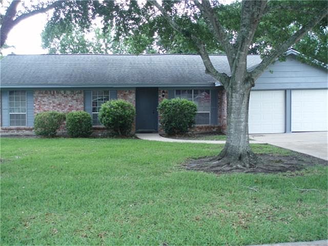 1906 TRACY LYNN LN.