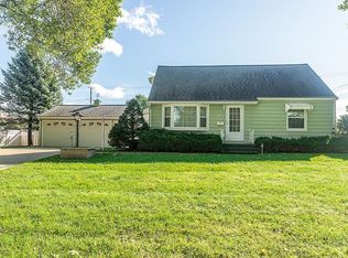 2221 Haven Ct SW, Cedar Rapids, IA 52404