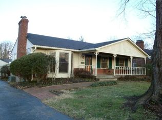 907 Perryman Rd, Woodlawn Park, KY 40207