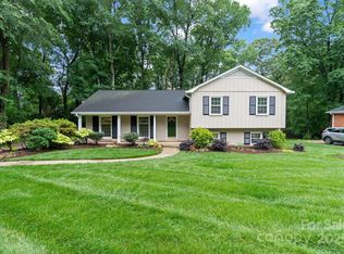 6208 Rocky Falls Rd, Charlotte, NC 28211