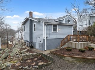 12 Overlook Rd, Weymouth, MA 02189