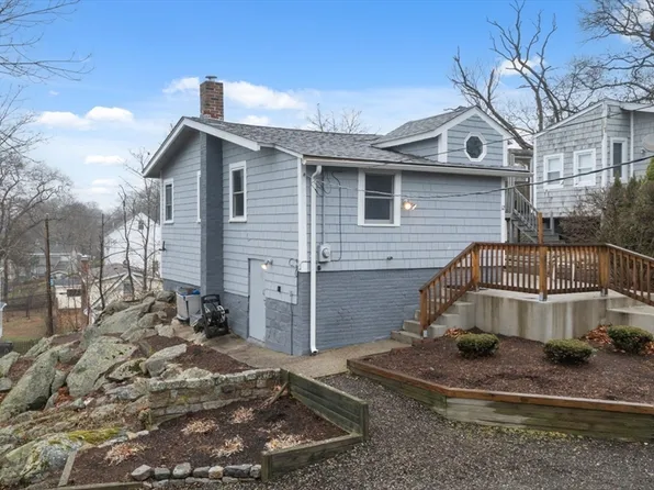 12 Overlook Rd, Weymouth, MA 02189