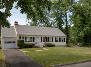 120 Meadowbrook Rd, Livingston, NJ 07039