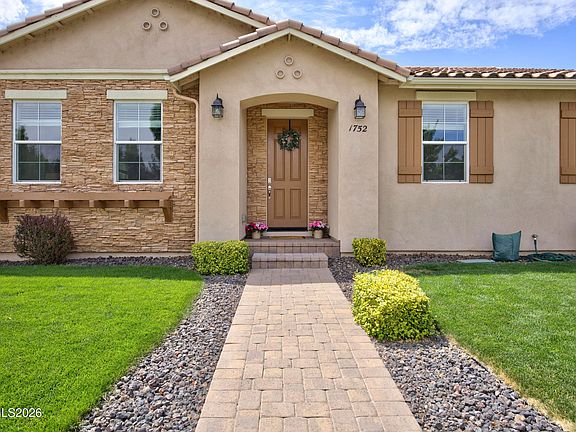 4th image of 1752 Bella Casa Dr
