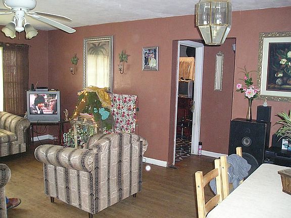 2nd image of 3506 Lazywood Ln
