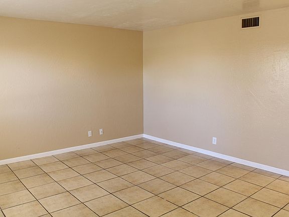 3rd image of 16202 N 31st St APT 4