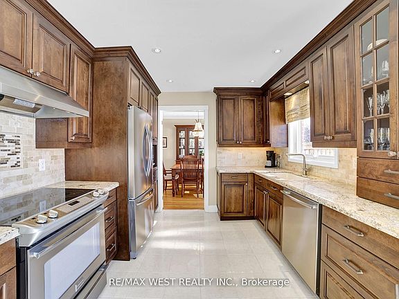 4th image of 306 Pinegrove Rd