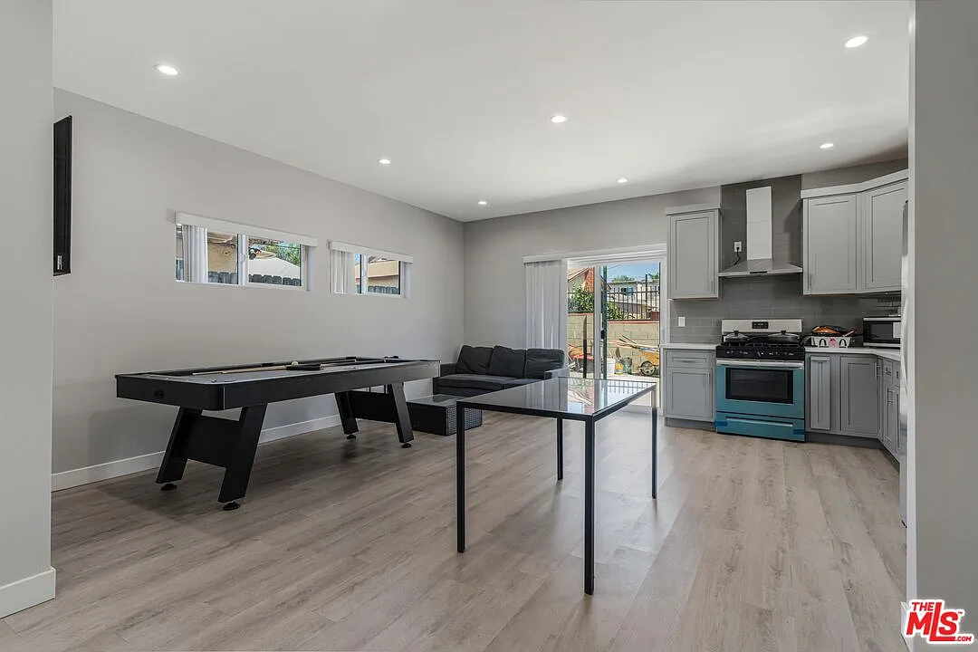 3 bed, 3.0 bath, 1260 sqft, $3,695 — Photo 1