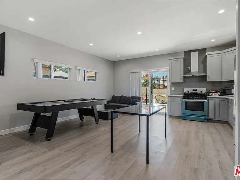 8224 Vanscoy Ave — Photo 1