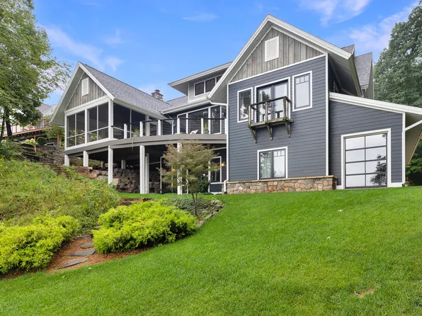 10528 Corey Lake Rd, Three Rivers, MI 49093