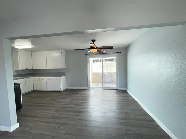 1302 Arlington Pl — Photo 5