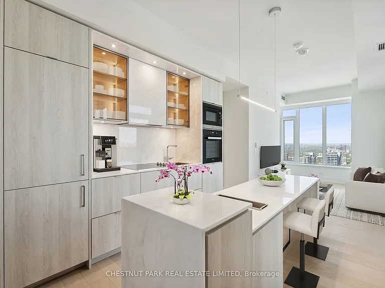 11 Yorkville Ave #4302 — Photo 1