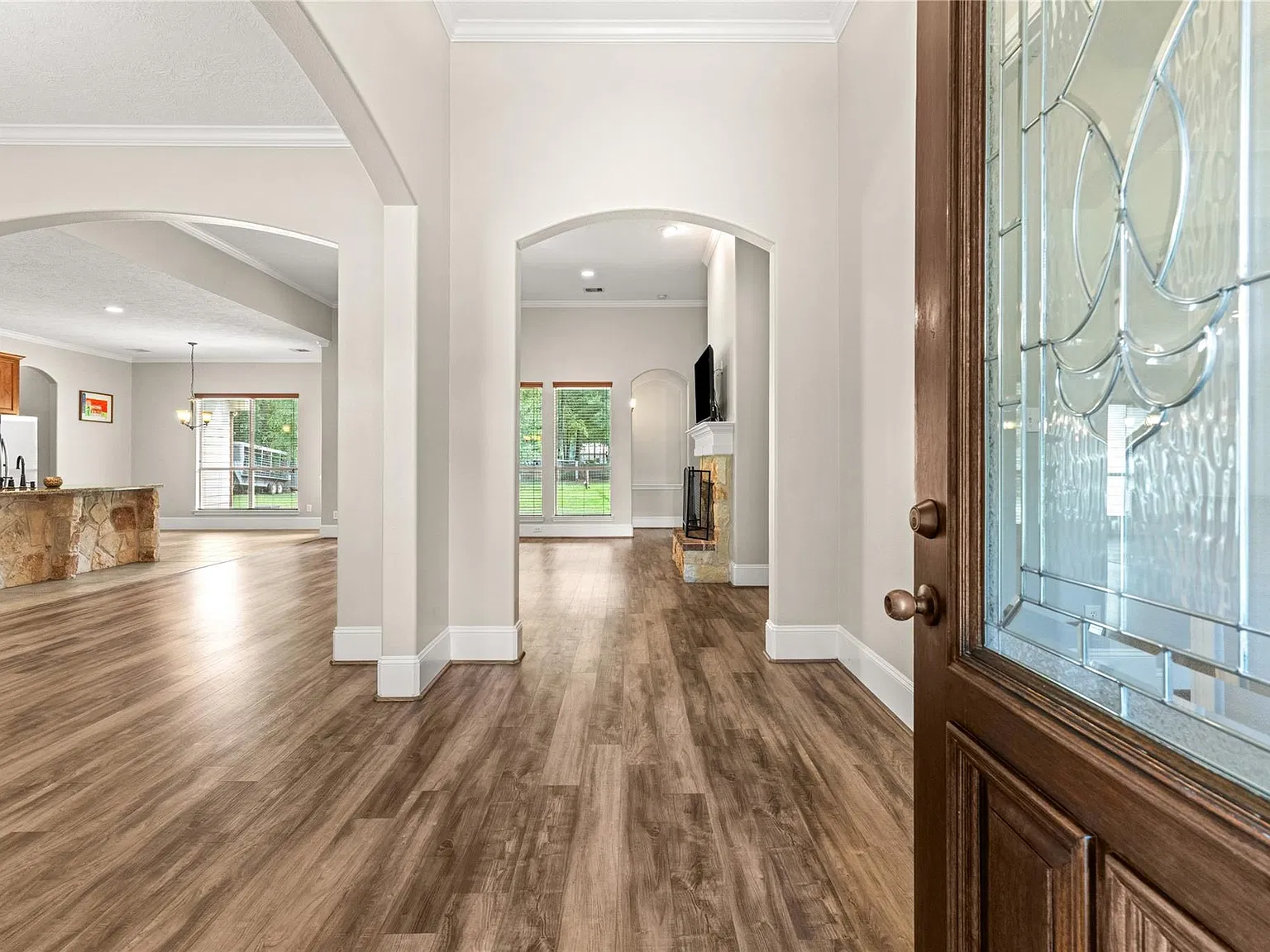 4 bed, 3.5 bath, 3491 sqft, $3,650 — Photo 3
