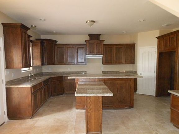3rd image of 500 Chula Vista St