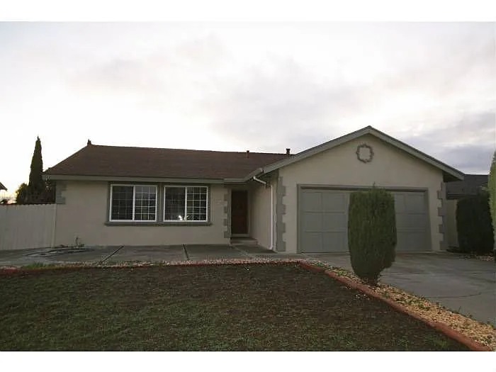 38855 Bluegrass Ct photo 1
