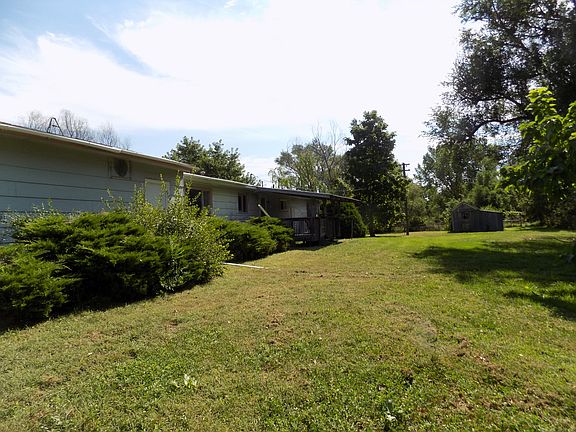 3rd image of 602 S Cameron Ave