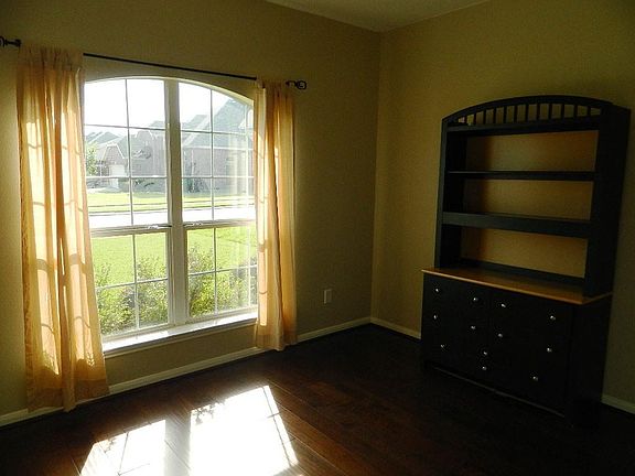 Front fourth bedroom.
