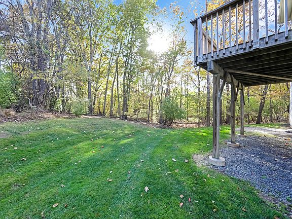 4th image of 159 Brownstone Ct