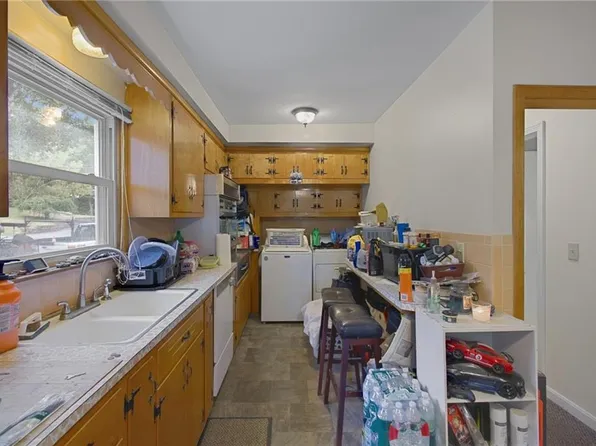 56 Black Plain Rd, North Smithfield, RI 02896
