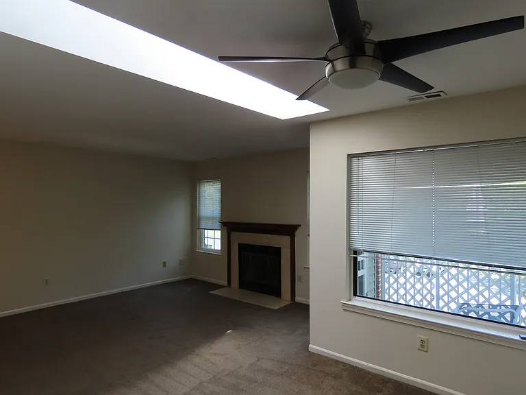 502 Diamond Dr — Photo 5