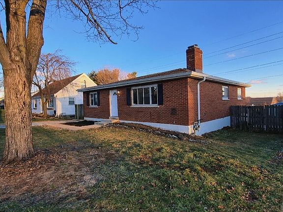 4th image of 54 Miriam Dr