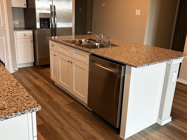 1637 Tin Roof Rd — Photo 3