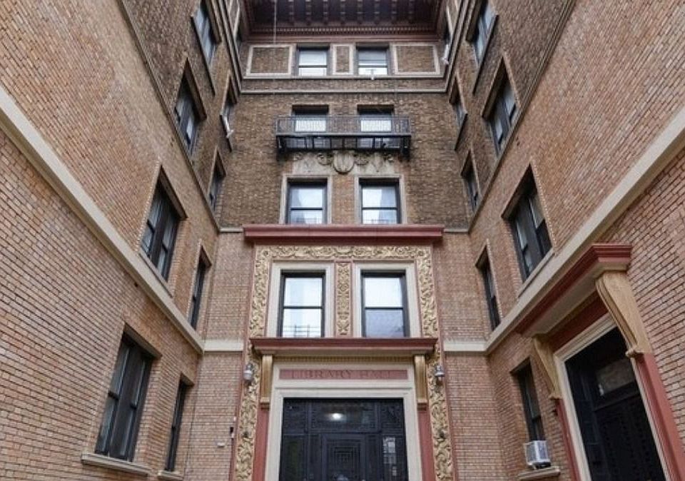1st image of 160 Fenimore St APT 4D