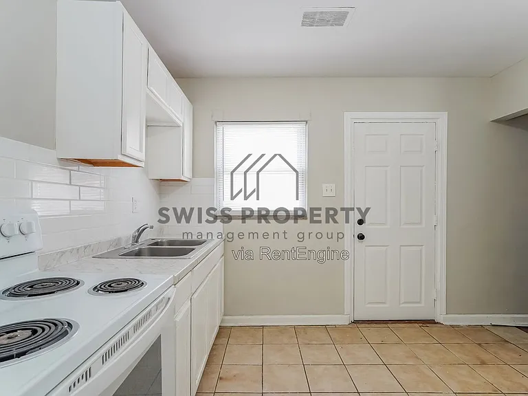 1436 Oakwood Ave — Photo 9