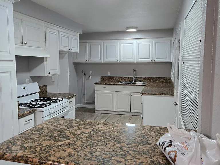 1108 W Avenue J8 — Photo 2