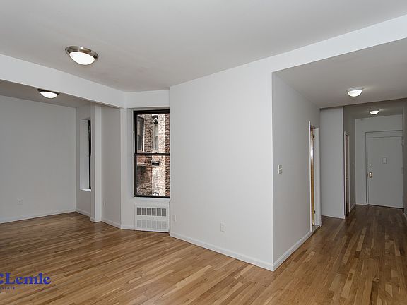 4th image of 1324 Lexington Ave APT 17