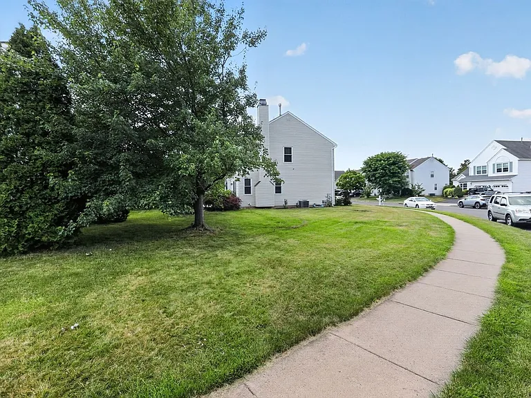 402 Candlewood Way — Photo 39