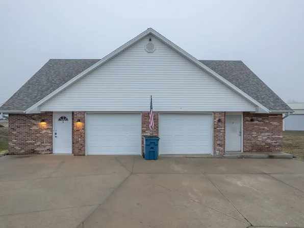 125 Hayes Rd #A, Holts Summit, MO 65043