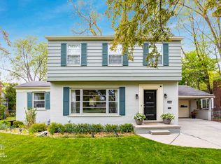 801 Pemberton Rd, Grosse Pointe Park, MI 48230