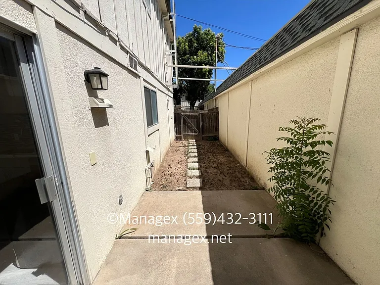 5090 N Roosevelt Ave #7 — Photo 9