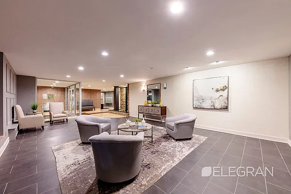 Sold by (Legacy) Elegran | media 33